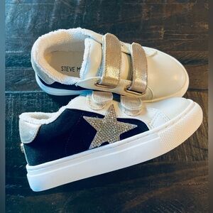 STEVE MADDEN
“NEW” Kids' Trezumer Sneaker Size 10